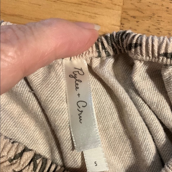 Rylee + Cru Black and White Boxy Cap Sleeve Blouse - Picture 4 of 7